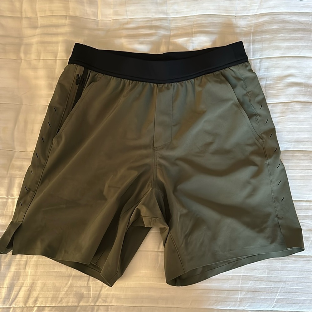 Ten thousand interval shorts size small 7inch Inseam